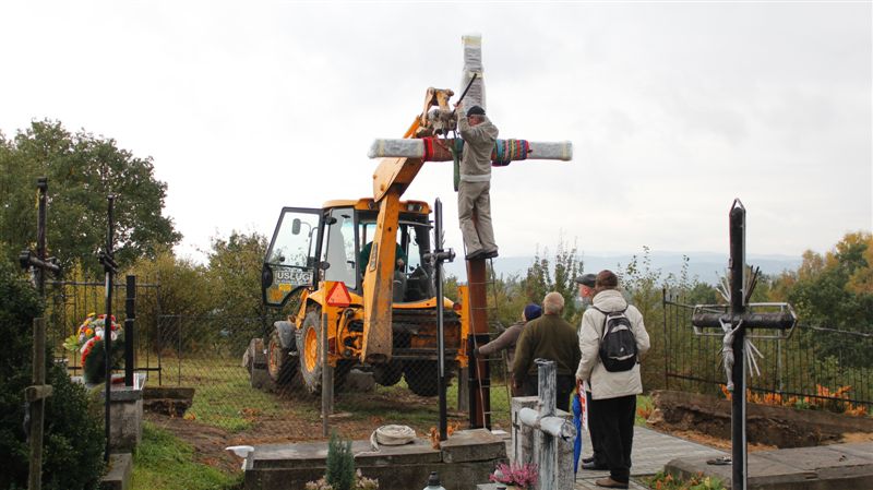 krzyz cmentarz 066